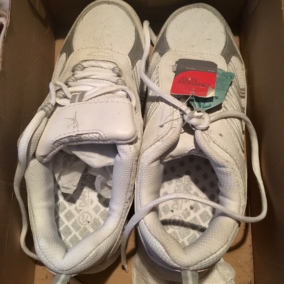 Danskin Now Sneakers — Size Women’s 7.5 —- NEW WITH TAGS - Picture 1 of 8